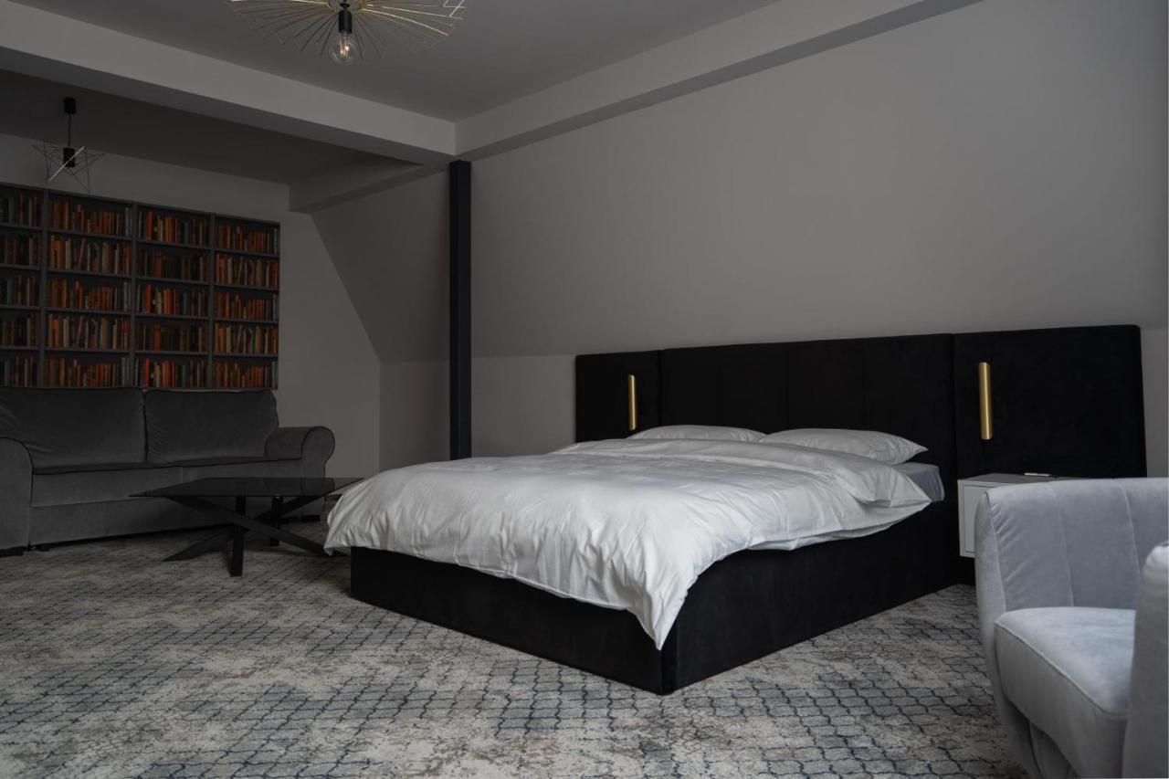 Hotel Cristal Cluj-Napoca Esterno foto