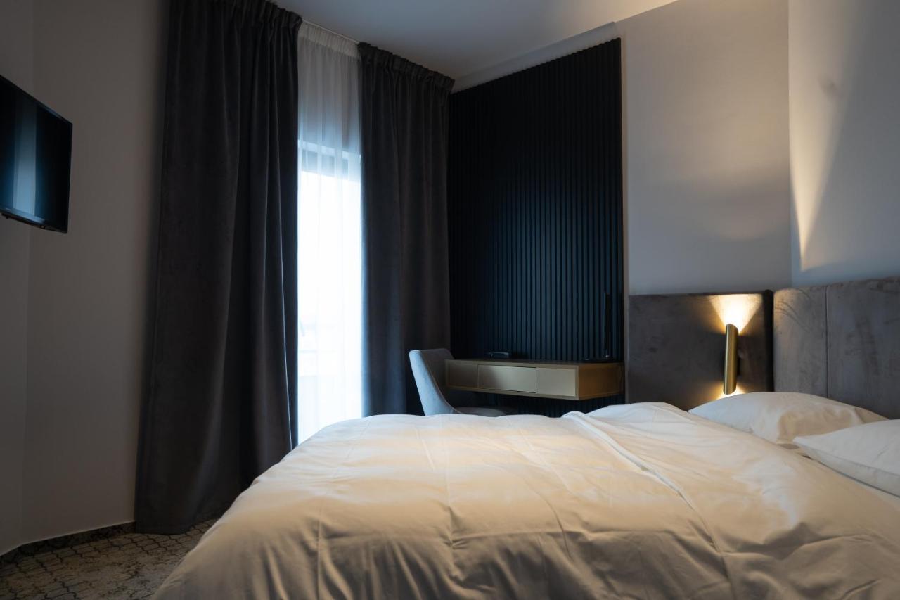 Hotel Cristal Cluj-Napoca Esterno foto