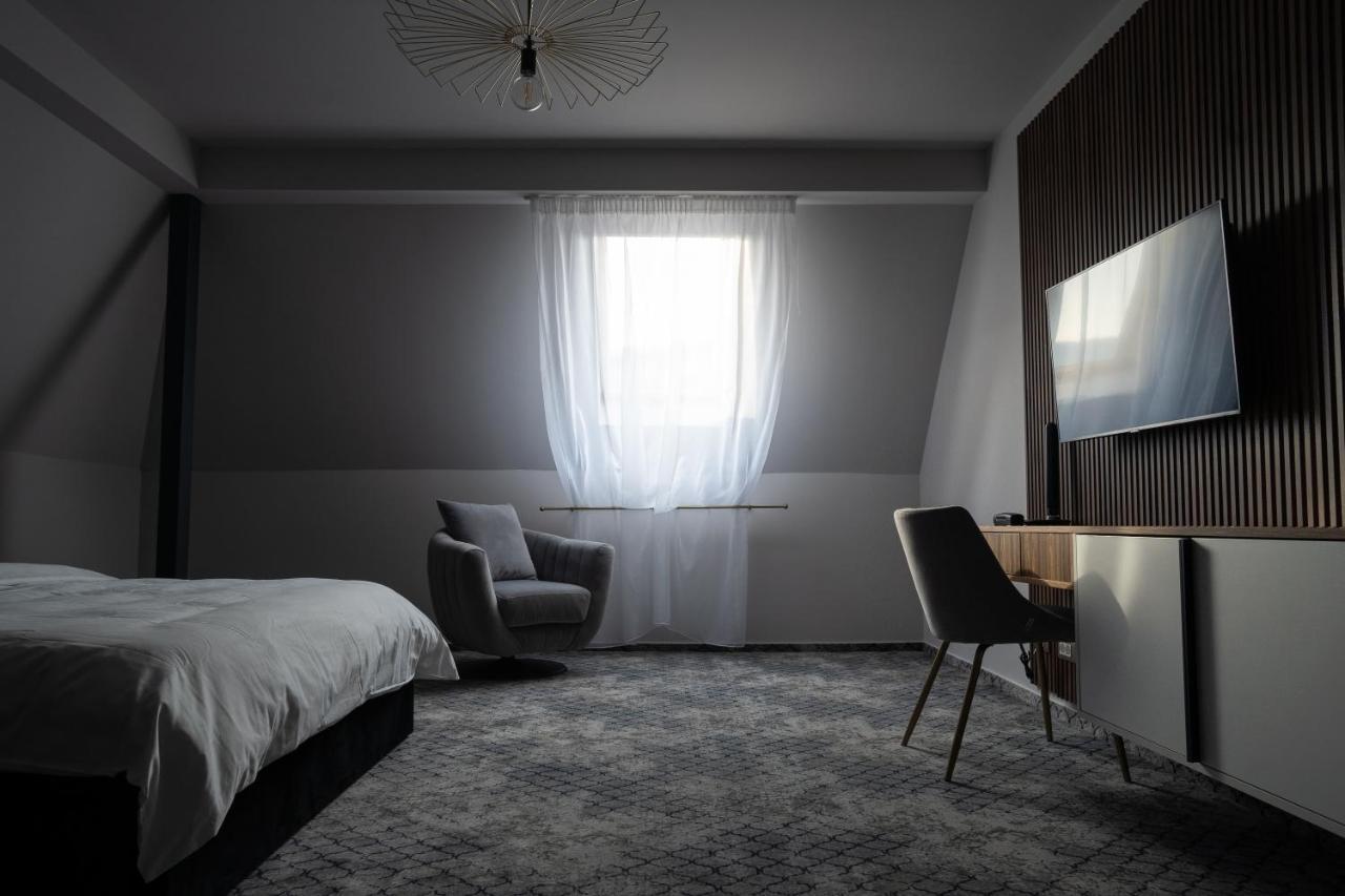 Hotel Cristal Cluj-Napoca Esterno foto